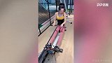 极品小姐姐身材太猛了 划船机上疯狂挺胸练背