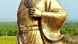 乡村里的关公雕像你见过没有，今天它来了！