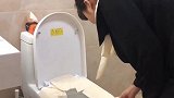 听说，女人上厕所都这样!