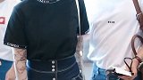 机场偶遇杨紫小姐姐，陪在她身边的男子是谁，竟然还挺帅！