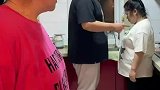 婆婆拍下当亲家公听说儿媳平时十指不沾阳春水时