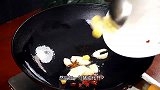 分享一道酸菜炒粉条的做法