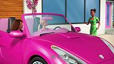 芭比梦幻屋：这车好漂亮，大家好喜欢呀，芭比快点开车吧
