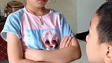 来姨母家住一个月了，刚吃完饭表姐给我端来一盘大枣和一个鸡蛋
