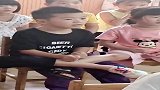 小朋友之间的可爱瞬间