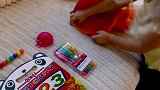 亲子趣味：妹妹的书包有水果