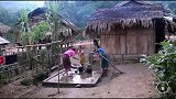 中国人到老挝，实拍老挝农村女人的真实生活，非常能干活！