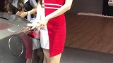 红衣养眼车模