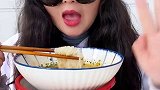花溪牛肉米线 晶莹剔透，爽滑好粉，风味浓郁，好吃的米线来喽～零食  光盘行动