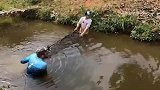 这个鱼估计能撞死人，吓我一跳
