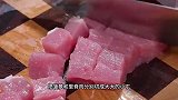 又到吃菠萝的季节，给家人做一份酸甜可口的咕噜肉，真的太好吃啦