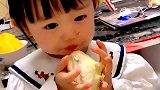 妈妈问宝宝榴莲是啥味的不料鬼丫头这么回答，妈妈没忍住笑喷了