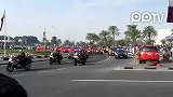 石油国不差钱 卡塔尔国庆保时捷警车巡游