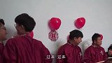 美女，你俩这这是要给我打算笑出内伤来啊！