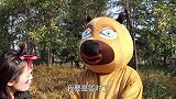 熊出没真人版：熊大熊二捡猴哥面具，翠花戴上后，光头强：妖怪啊