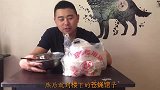 超小厨打包2个饭1个菜，起床晚了随便吃点，大口扒饭真过瘾