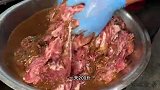 福建晋江沿海经典炸物，小摊高峰日用100多条鲨鱼和100多斤猪肉