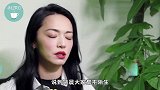 姚晨夫妇罕同框秀恩爱，亲密挽手如胶似漆，网友直呼这碗狗粮干了