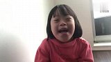 和爸爸玩耍超快乐的唐氏症宝宝,笑声中隐约透露着一丝悲凉！