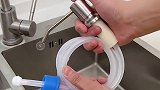 厨房水池上面的洞你知道是干什么用的吗？是链接这个皂液连接器的方便洗碗！皂液连接器 厨房好物