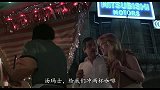 成龙开着快餐车做生意，一个春卷七十块，也太赚了