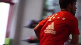 仁们都回来啦！拜仁新赛季集训 全员自行车出游