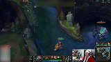LOL：塞恩吃果子被锐雯一路追杀，寡妇在边上打野看都不看？