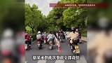 女子凌晨醉酒骑车带俩娃，小儿子不幸身亡！反诉酒友“没护送”索赔30万