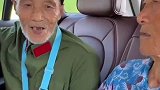 抗美援朝老兵，带老伴补拍迟到的婚纱照