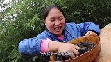 胖妹做泥鳅豆腐汤，配腊肉一起炖，汤鲜味美，胖妹连喝3碗，过瘾