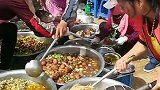 村里发福利一定要分均匀，要确定每家每户都要分到，做到人人有份