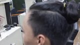 夏日男发这样剪，周边铲短头顶扎个小辫子，真帅气