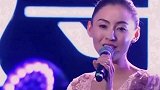 张柏芝二儿子越来越成熟 留帅气长发酷似谢霆锋
