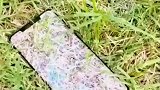 你发现旁边那个手机了吗