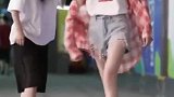 街拍闺蜜都这样了，男同胞们怎么办
