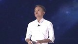 继“小马云”之后，又一“工地马云”走红，抬头瞬间，这是本尊