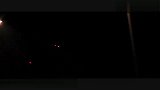 实拍俄罗斯夜空低空飞行的三角形UFO
