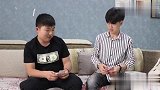 小伙喝完酒半夜回家，竟弟弟套路自己得私房钱，结局太搞笑了
