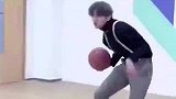 篮球-19年-蔡徐坤成为NBA新春大使 来看看他鬼畜般的篮球技术-新闻