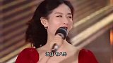 谢娜挺孕肚现身深圳 疑安心养胎获老公张杰陪同
