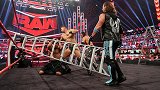 RAW第1438期：AJ预演WWE冠军战 德鲁惨遭三人围殴
