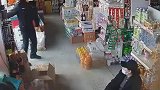 男孩自家超市扮劫匪，没想到遇上史上最快出警