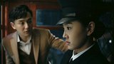 霞光：本来高守平想邀请春妮去看白毛女的彩排，怎料春妮却主动提出了分手