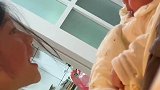 8岁姐姐对弟弟说爱你，2个月弟弟竟也回应爱你