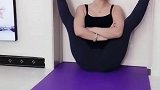 居家美女的才艺表演动作完美精彩有看点！