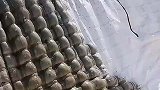 用水泥做护坡，咋做成这样