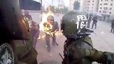 智利示威暴力升级 女警遭燃烧瓶击中全身着火痛苦倒地