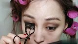 博主的性感的淡烟熏妆容