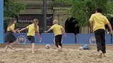 英超-1617赛季-秀花活！赫苏斯与球迷激战沙滩足球-专题