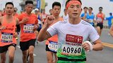 柳州一人行道铁丝拦路未警示 晨跑马拉松选手被“割喉”当场昏迷